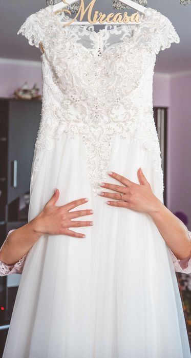 Rochie de Mireasă cu detalii lucrata manual