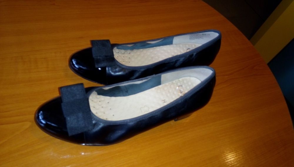 Caprice Нови дамски кожени обувки черни №38,5 H и стелка 25см