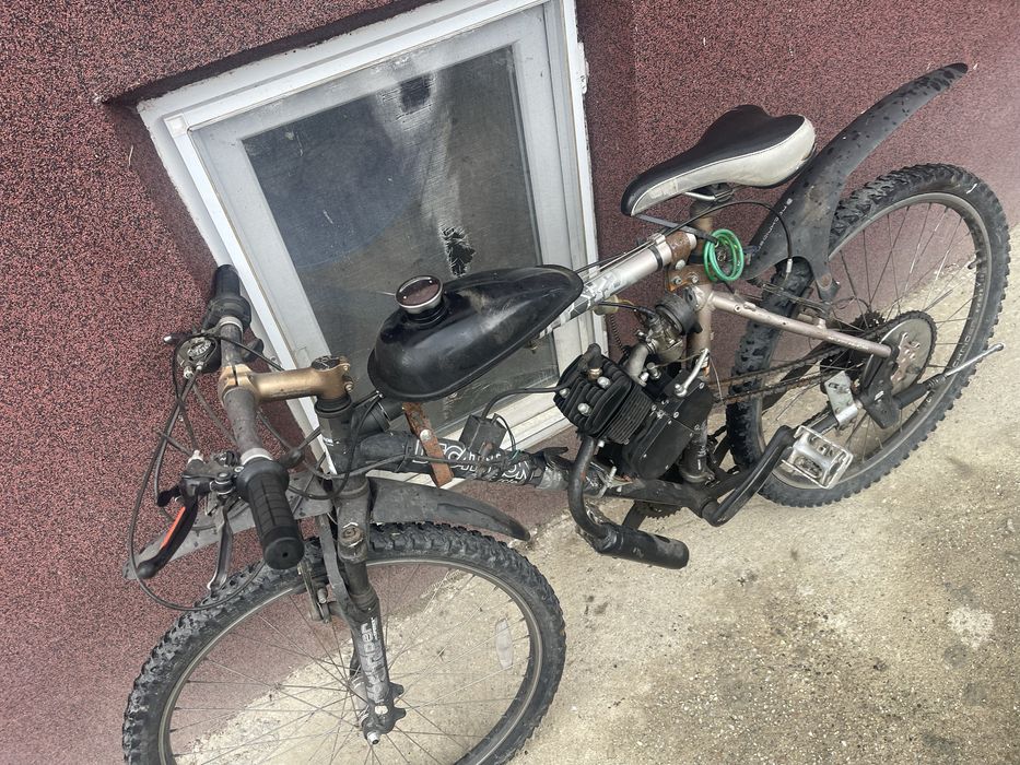Vand bicicleta cu motor de 80 cc Marca Decathlon Ryder