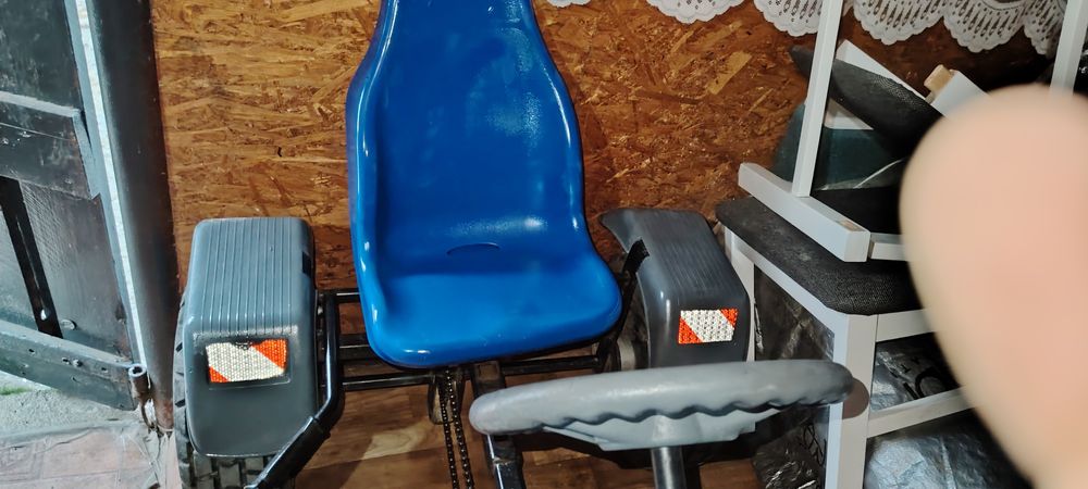 De vânzare kart cu pedale pt copii și adulți