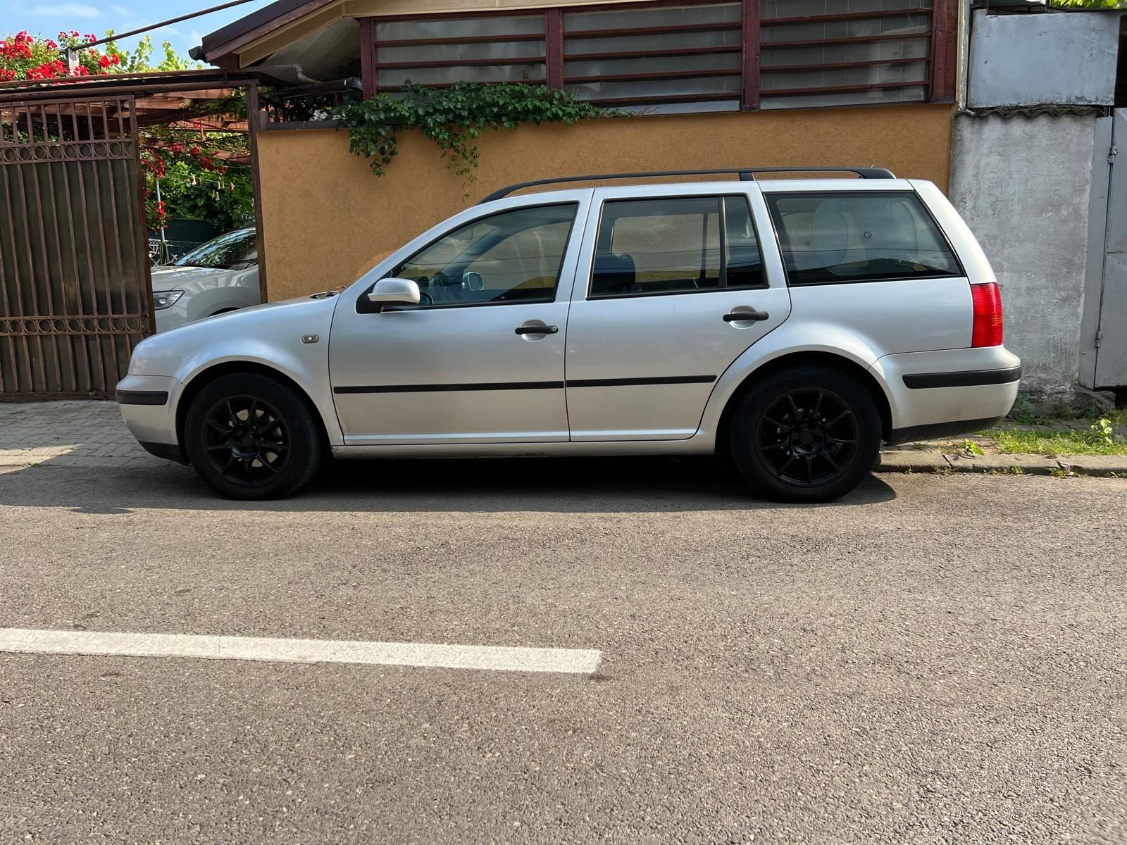 Vând Golf 4 - 1.4 16V, 2001