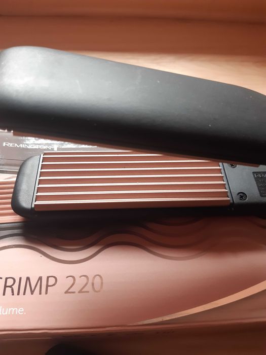 Преса за коса REMINGTON+още една Sapir подарък