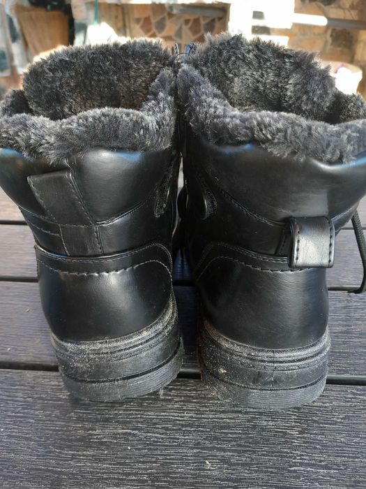 Обувки зимни с вата.