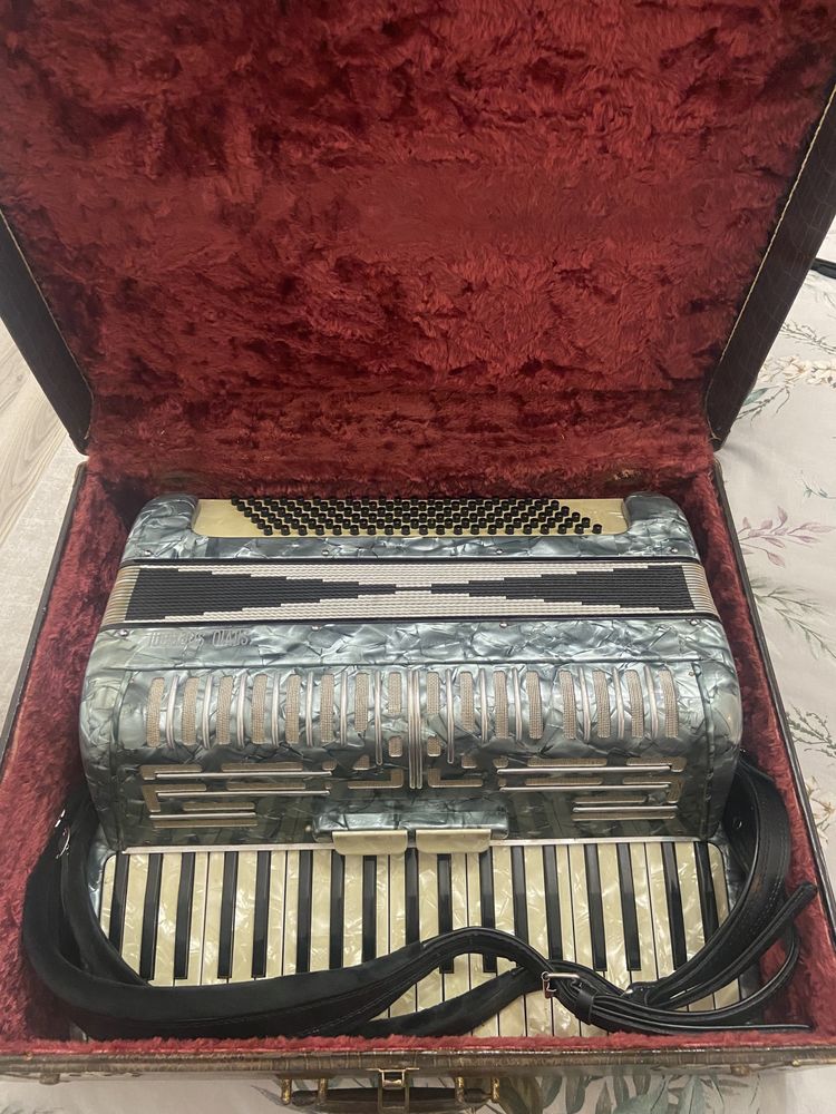 Acordeon italian Silvio Soprani cu 120 de basi