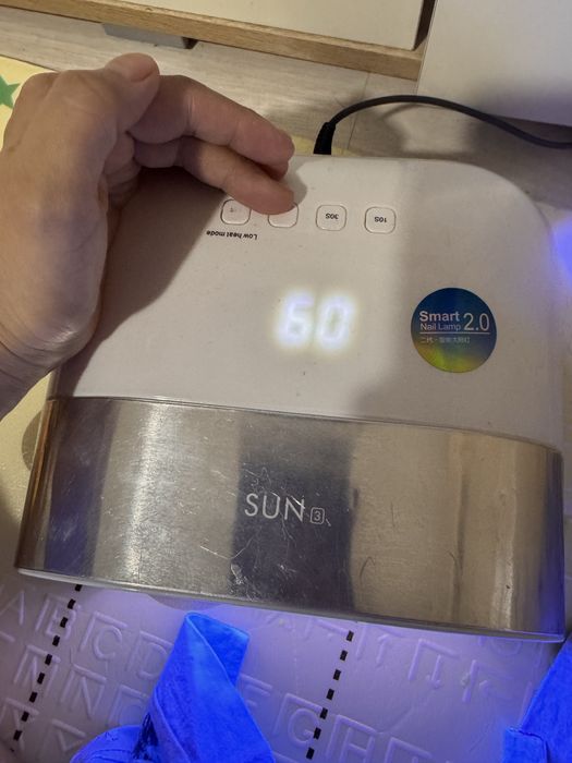 Профессионалоная Led/UV lamp для маникюра со съемным дном.