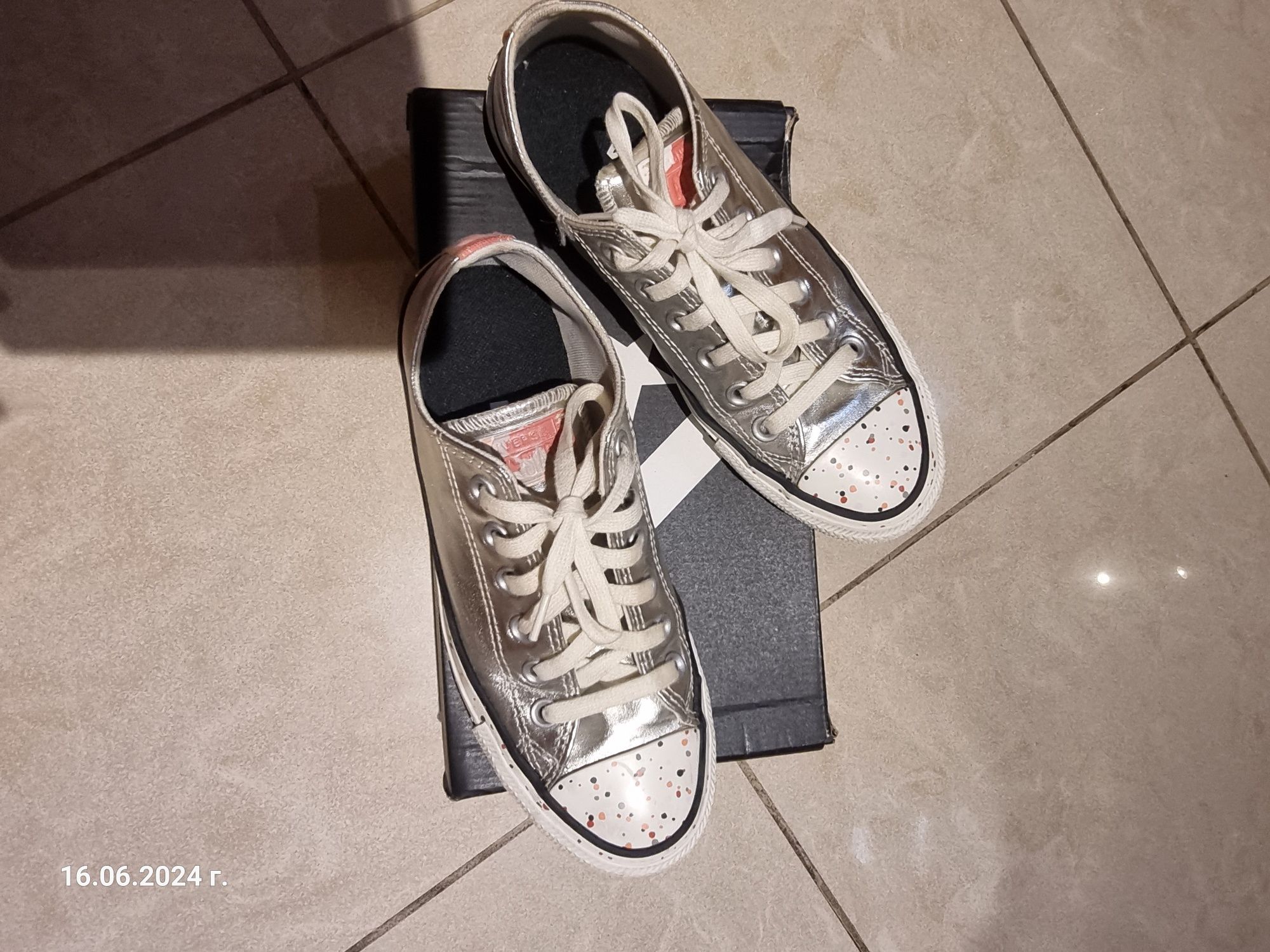 Продавам гуменки Converse номер 37
