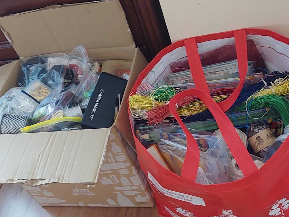 Продавам множество шивашки материали