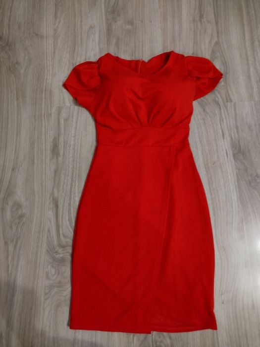 Дамска червена рокля