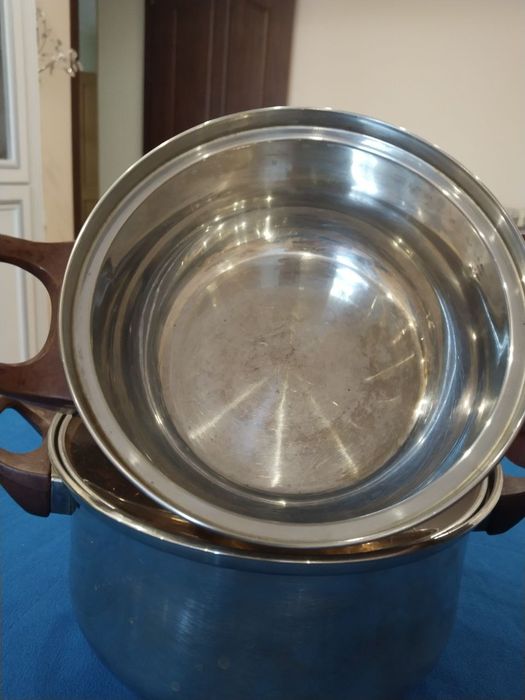 Набор из 2 кастрюль. Б/у 3л и 1 л
3л и 1л.