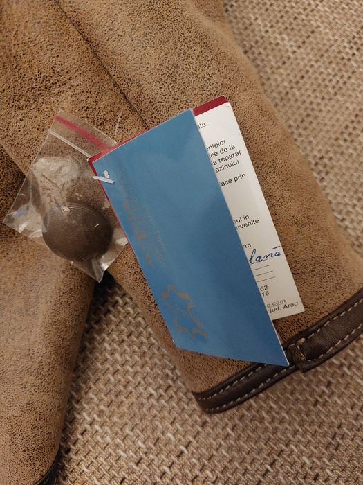 Cojoc nou cu eticheta,model  foarte frumos, usor si comod