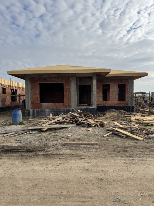 Casă nouă, tip parter, în Brănești