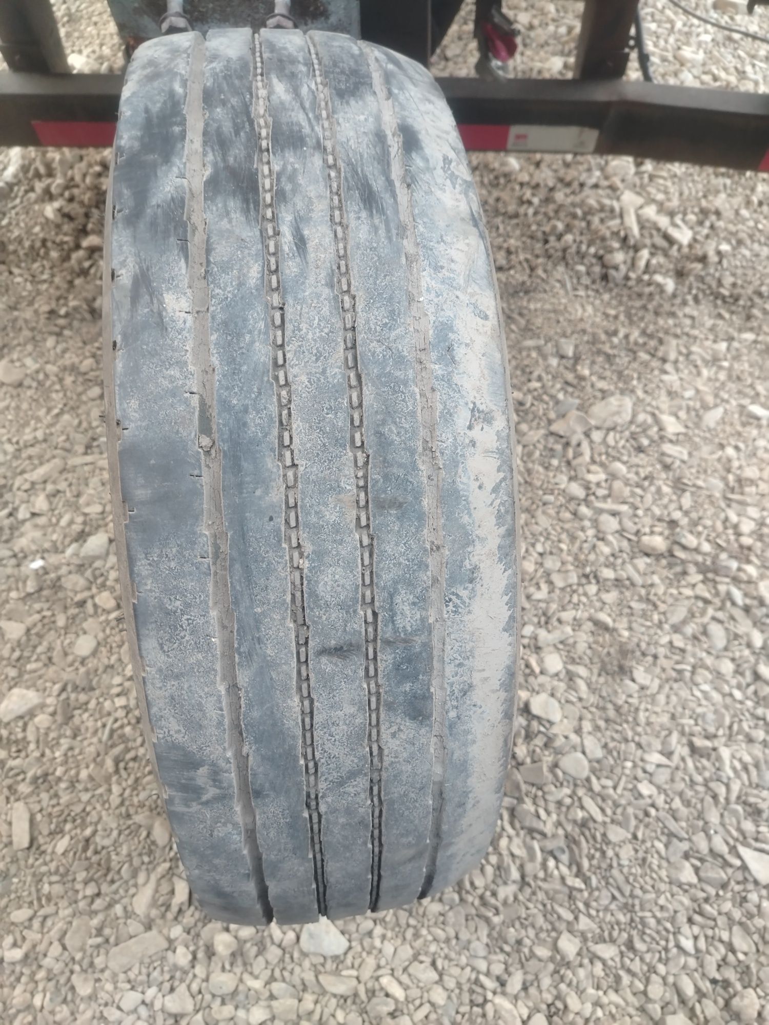 Продам шины R 17.5 235/75