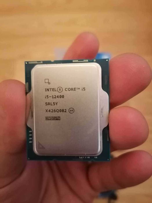 Procesor folosit Intel Core i5 12400 4.4GHz cooler stoc in garantie