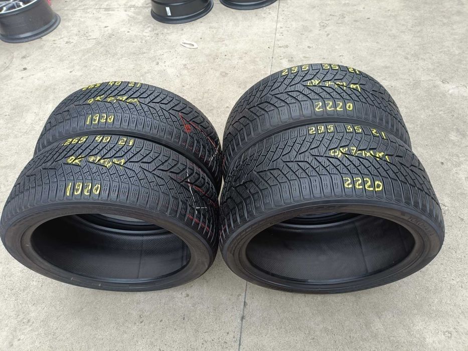 Set 4 anvelope iarna 265 40 21 cu 295 35 21 Yokohama BluEarth winter