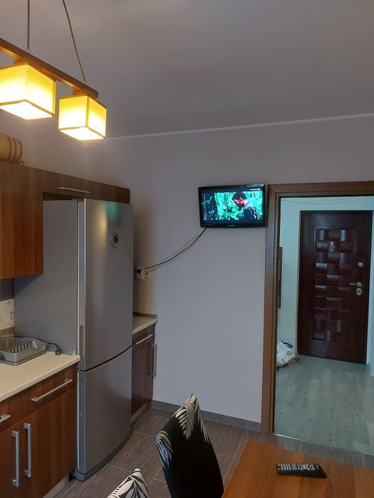 Inchiriez apartament cu 2 camere  în bloc nou situat în zona nord
