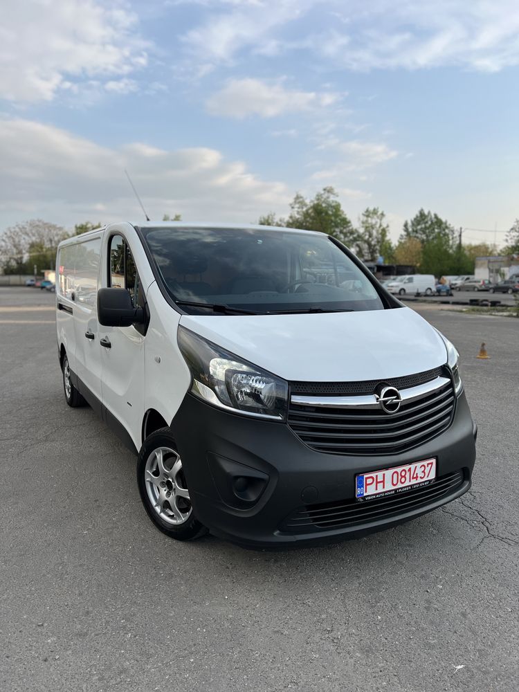 Opel Vivaro/ model Max / Ac / PDC