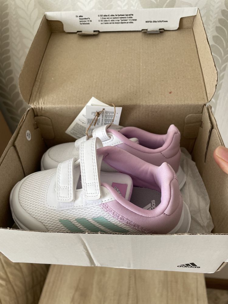 Продам детские кроссовки Adidas