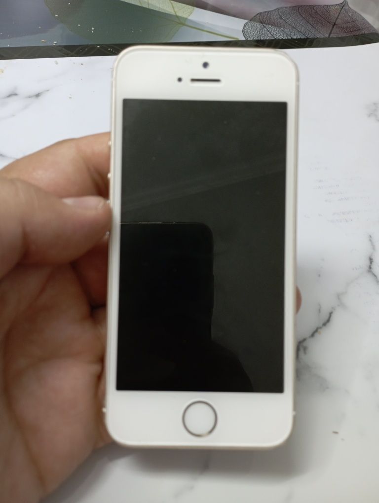 Продам iPhone 5s 16гб