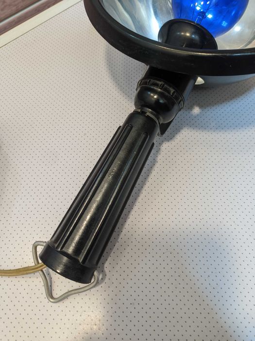 Рефлектор, физиотерапевтическая ультрафиолетовая синяя лампа.