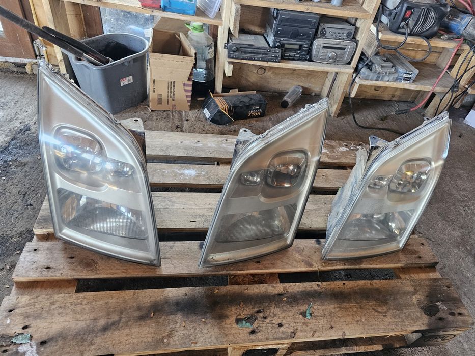 Far faruri stânga dreapta ford transit 2008