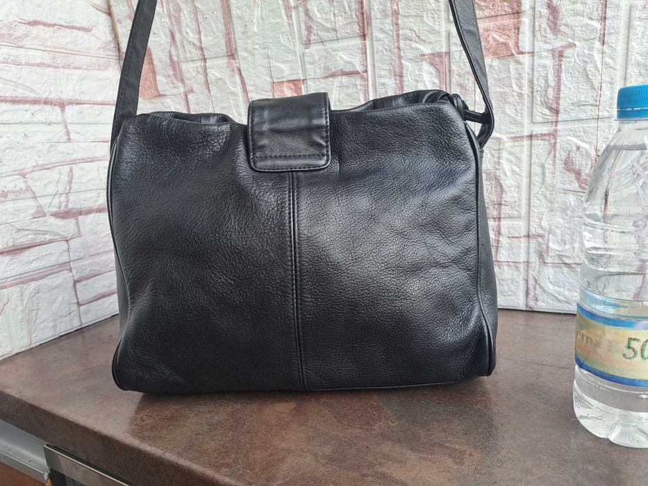 дамска чанта,черна малка кожена чантичка-естествена кожа