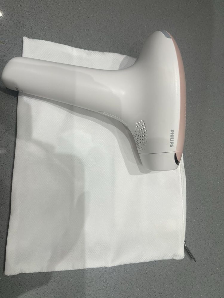 Фотоепилатор Philips Lumea Advanced
