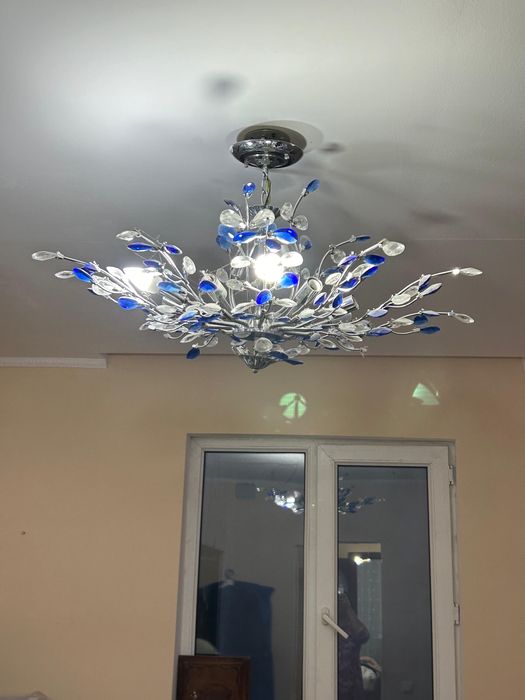 Продаются люстры