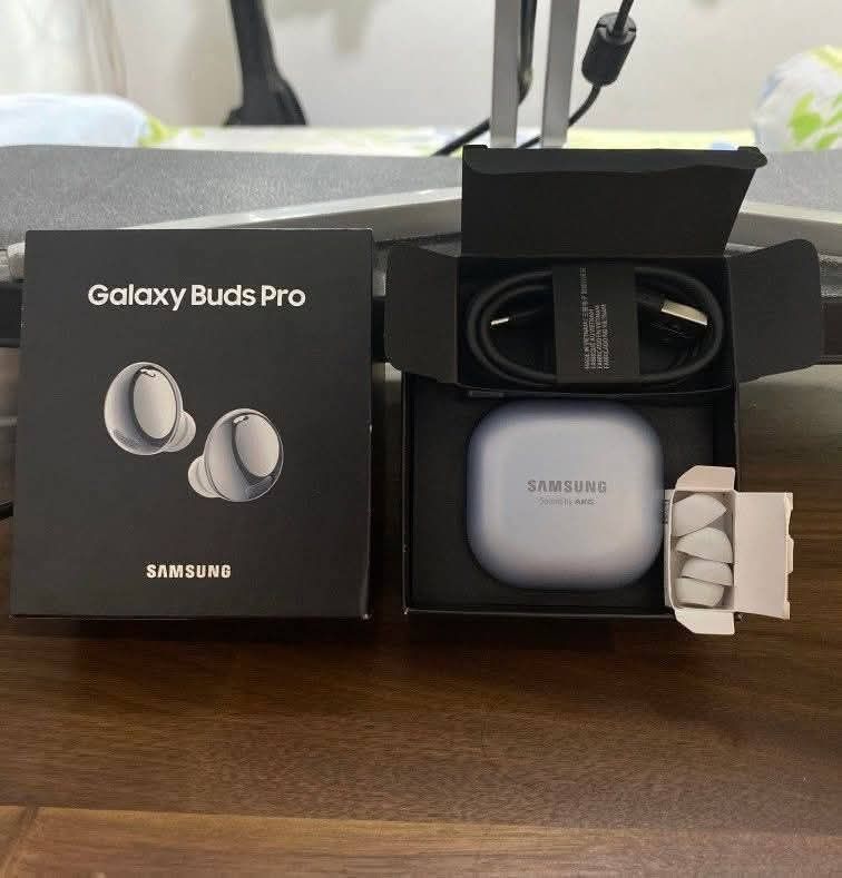 Слушалки с Bluetooth

Състояние: Ново с кутия

Гаранция: 12 месеца

Се