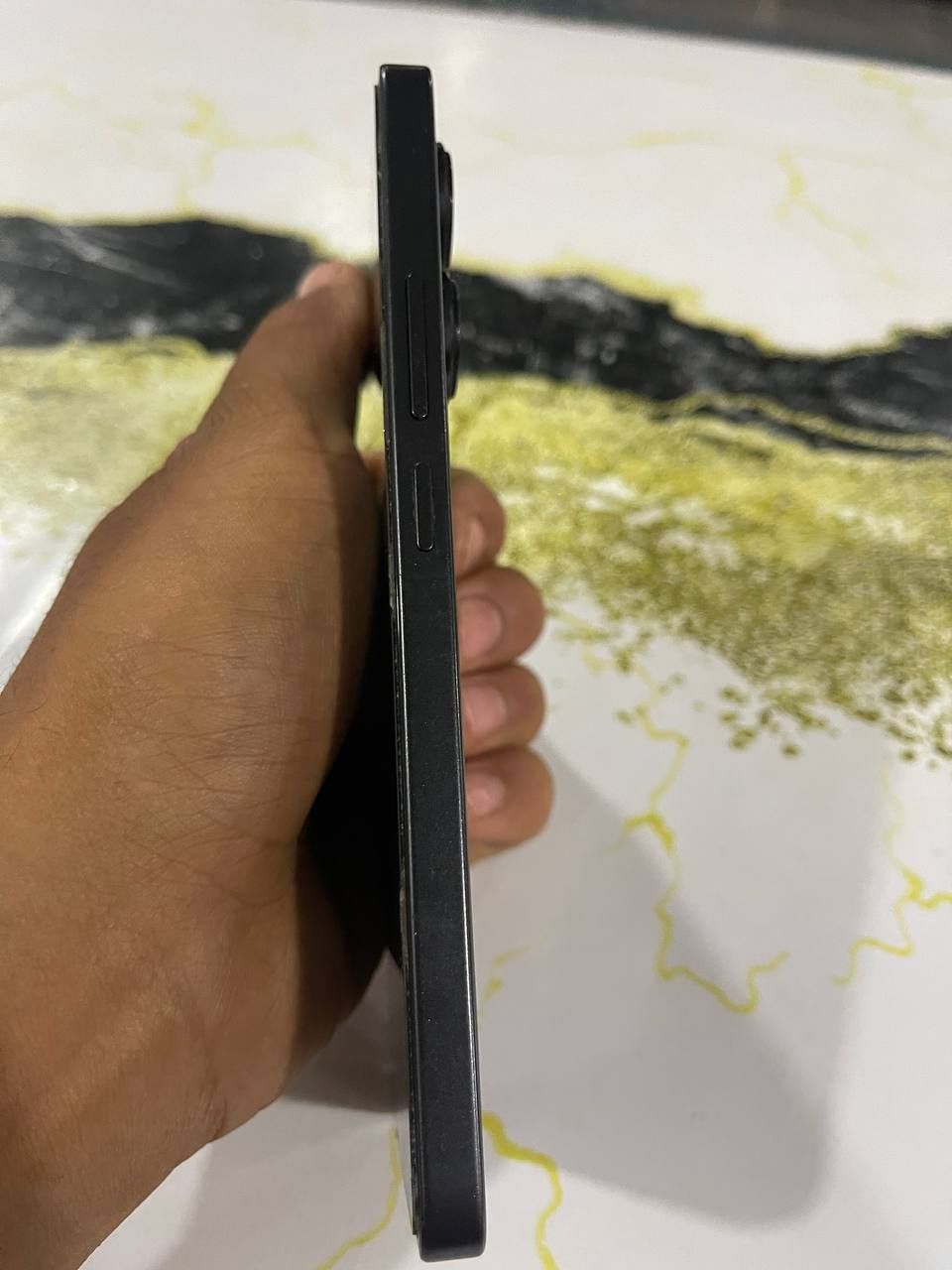 Redmi Note 13 Sotiladi xolati oʻta alo arzon narxda