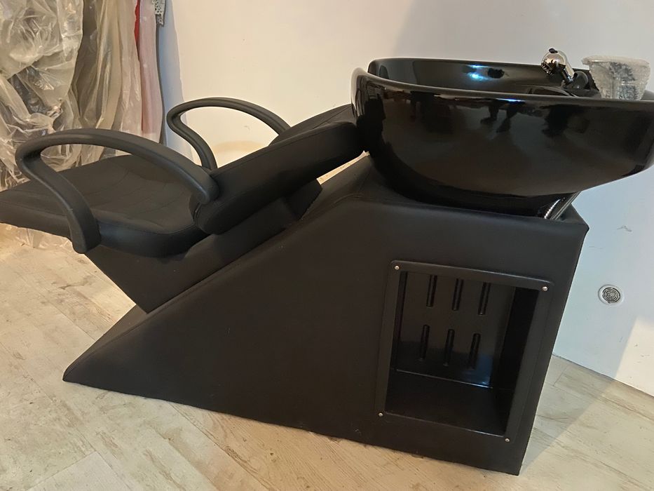 Scafa coafor + 2 posturi de lucru coafor