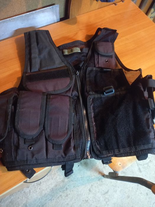 Тактически колан с кобури и Тактически елек