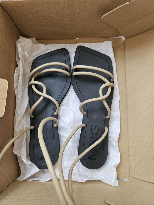 Сандали на Mango