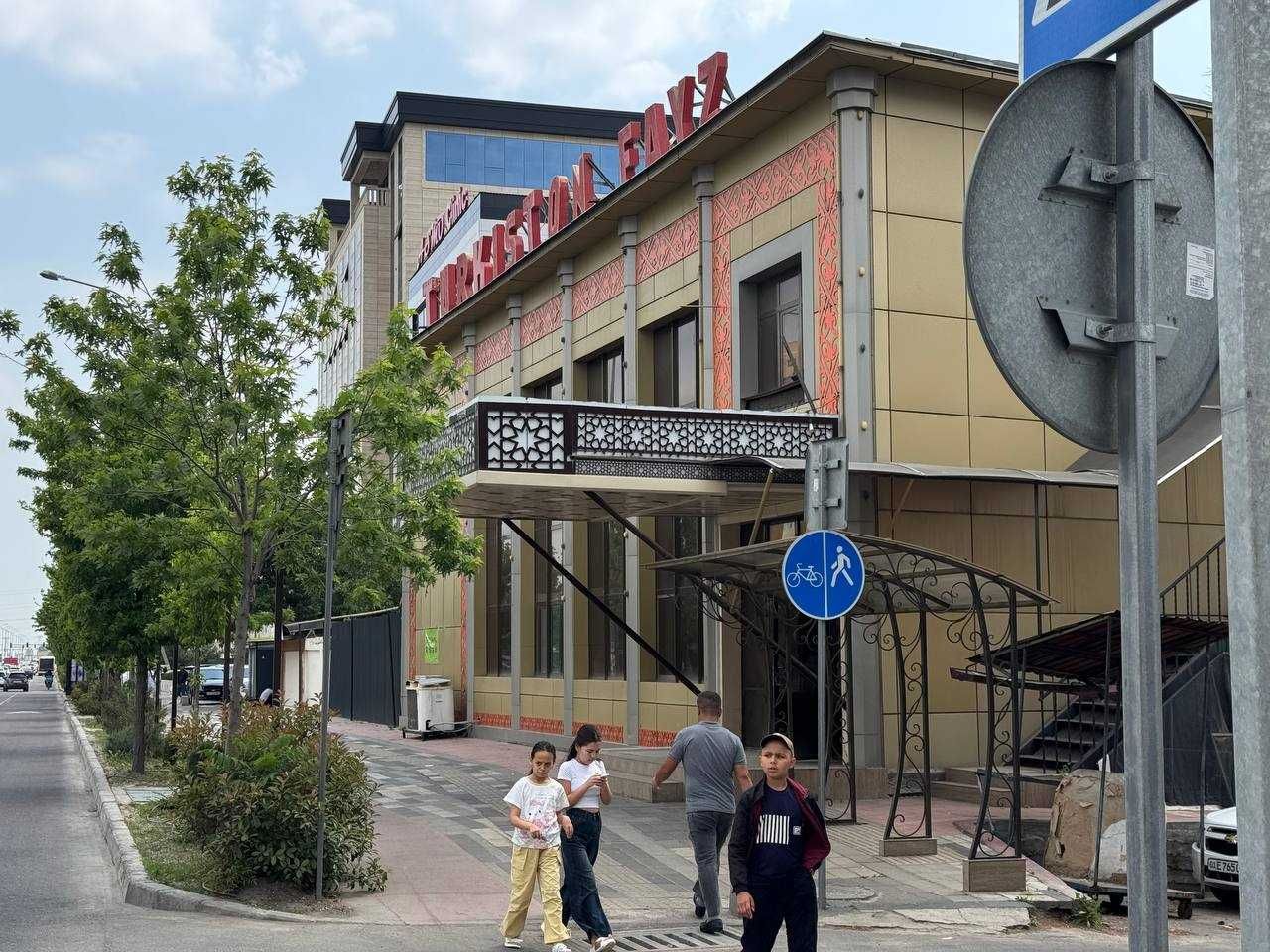 Продаётся 3-уровневый ресторан на 1-й линии по улице Фергана Йули