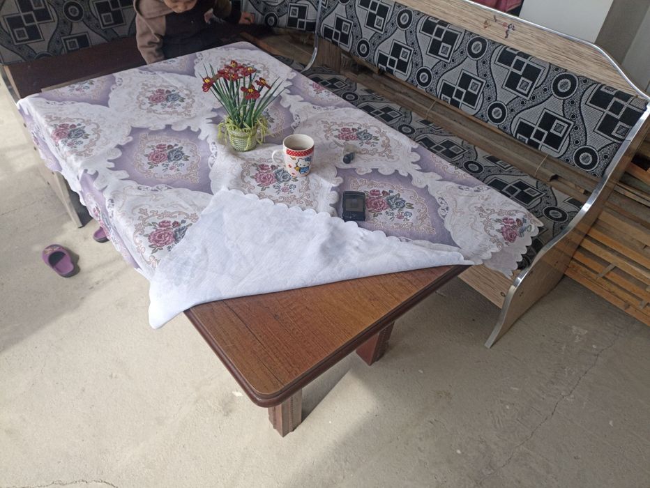 Кухни уголок холаат яхши келишамиз яна 800000..