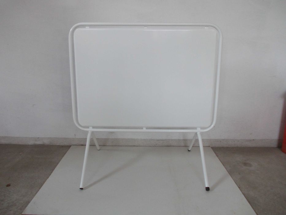 Метална табела тротоарна