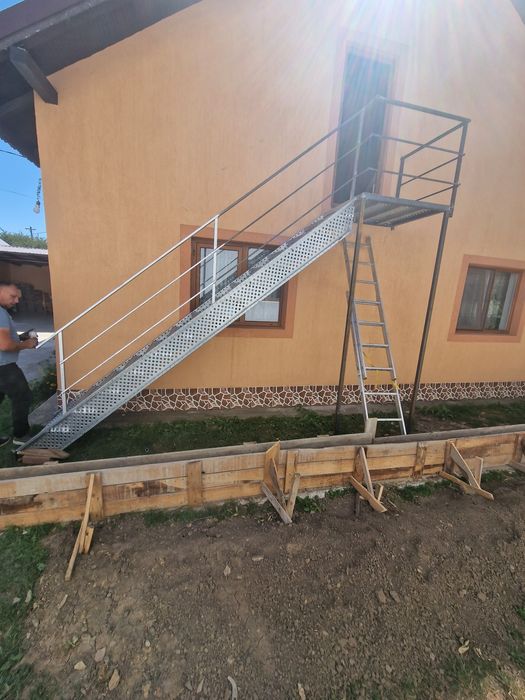 Scari metalice galvanizate