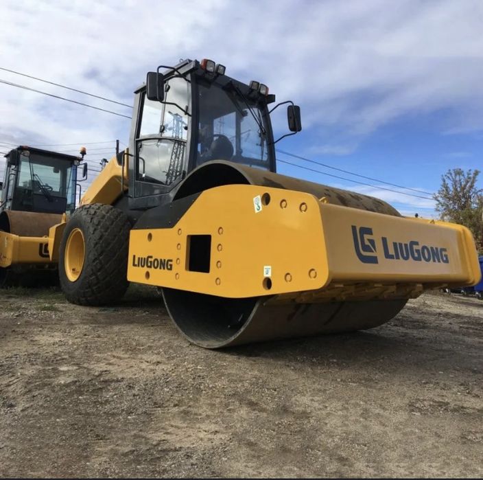 Аренда каток грунтовой 16 -14тонны. 3 тонны