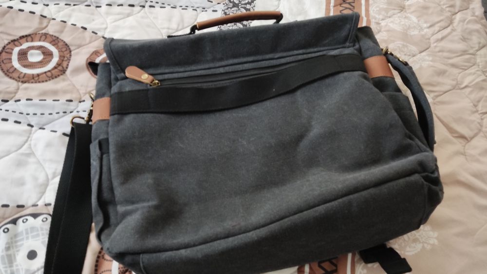 Чанта за лаптоп за през рамо (нова)