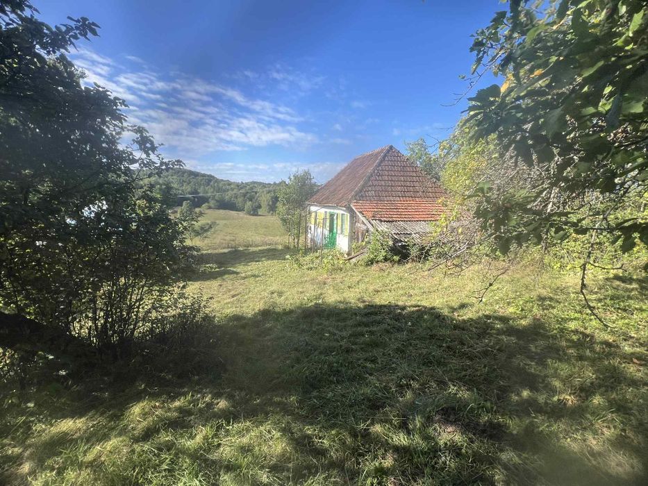 Vind casa in zona montană  Bihor