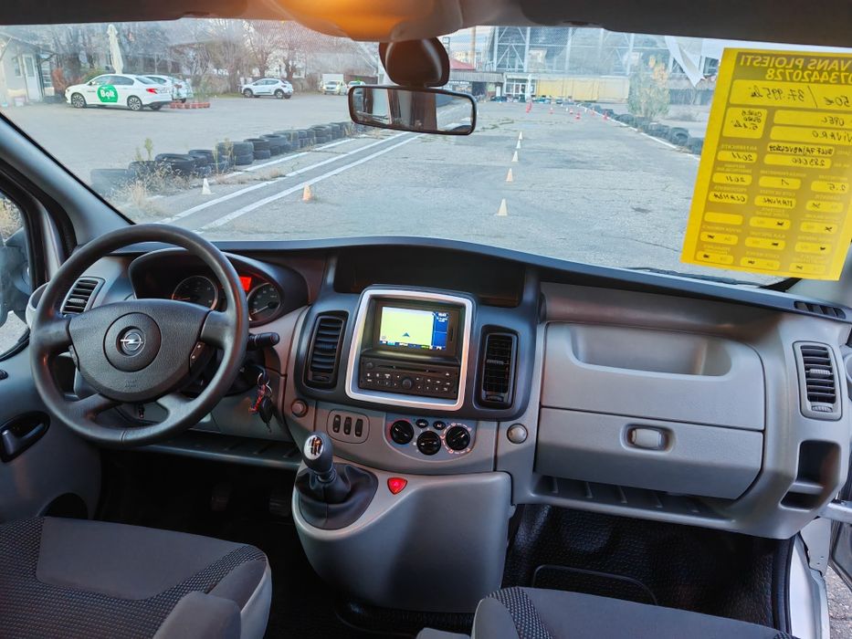 Opel Vivaro Mixt 5 locuri și marfa!