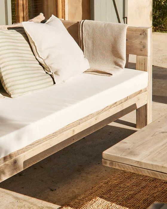 Mobilier de terasa sustenabil din lemn recuperat – canapea + fotolii