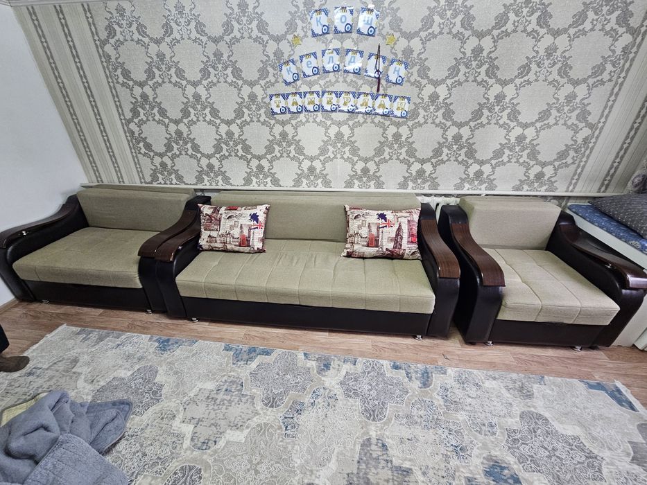 Продам диван в отличном состоянии.