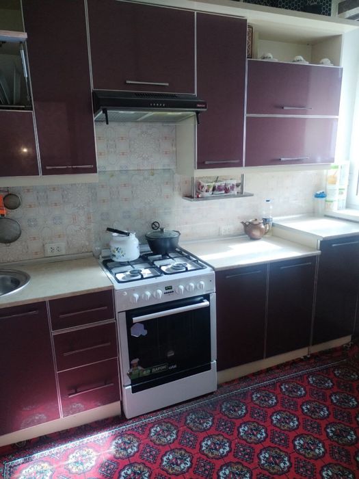 Urganch sh Ekstrenniy balnitsa yoni shovot kanali boʻyida 4 xonali kv