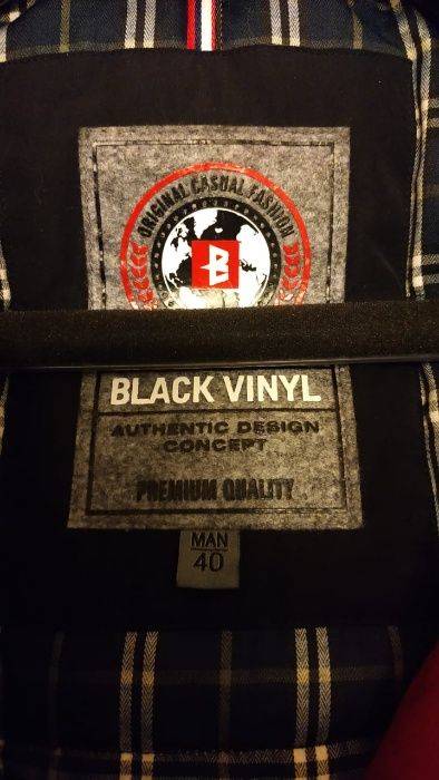 Продам новую зимнюю куртку Black Vinyl черного цвета