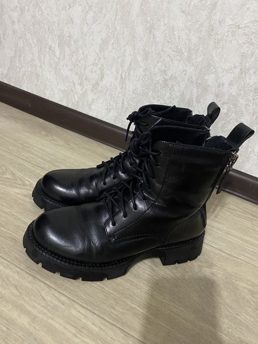 Продам ботинки женские зимние