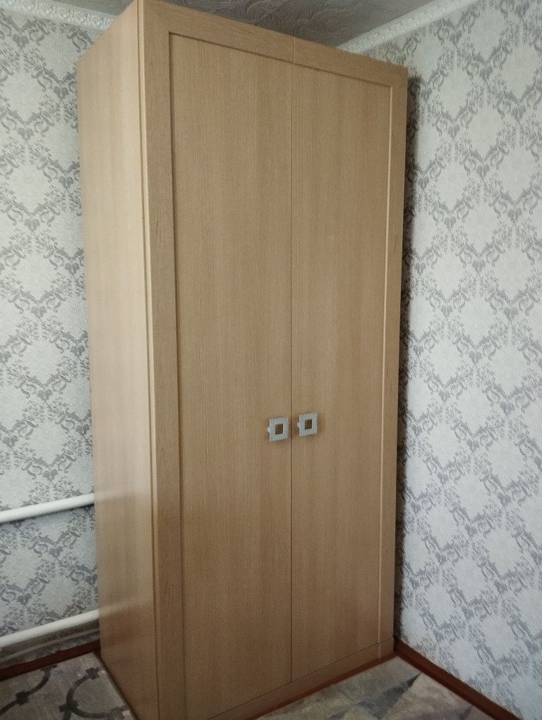 Шкаф  для одежды .