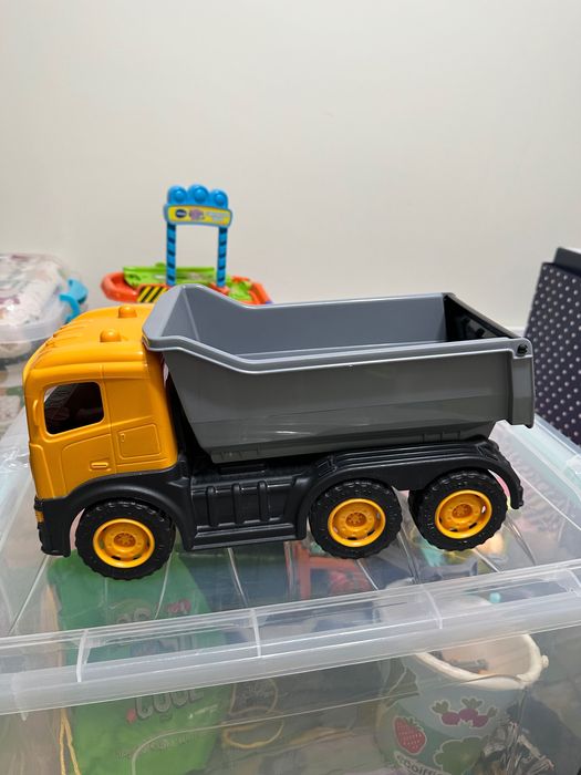 Машина грузовик большого размера