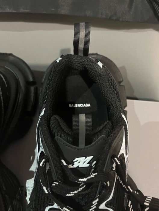 Balenciaga 3XL Negru