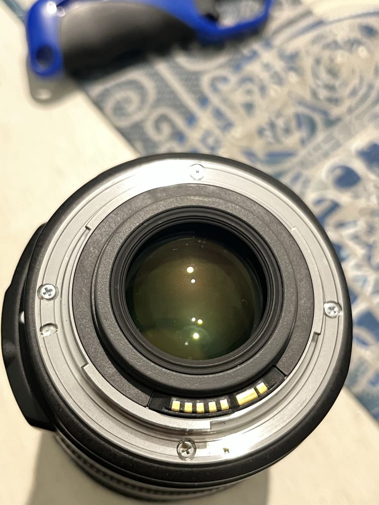 обектив Canon EF-S 17-55mm f/2.8 IS USM