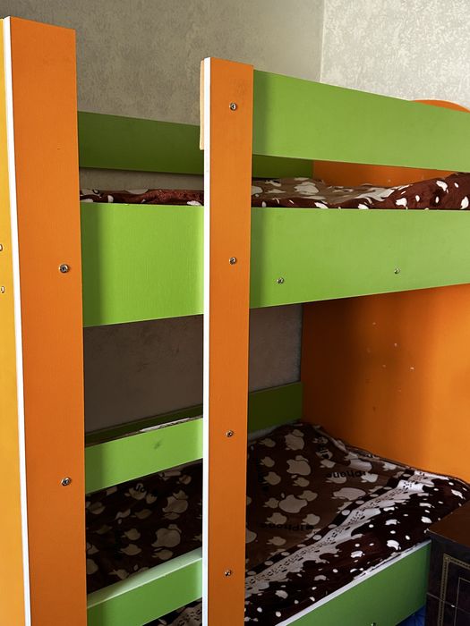 Двухярусный детский кровать